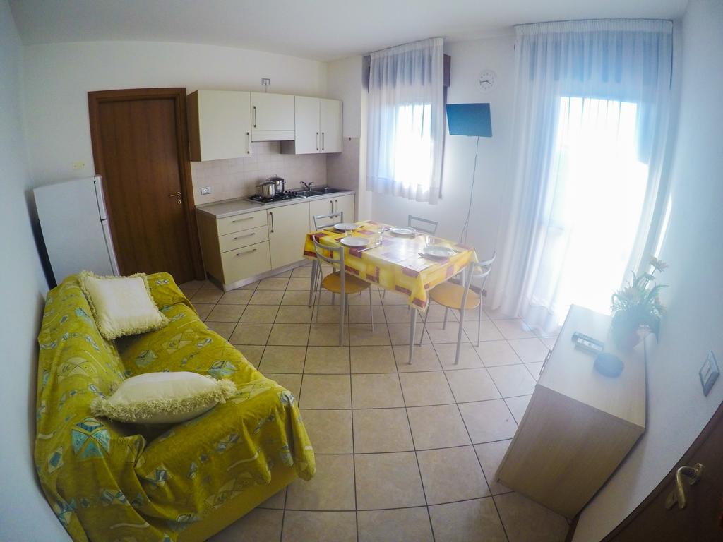 Residence Mediterraneo - Agenzia Cocal 카오를레 객실 사진